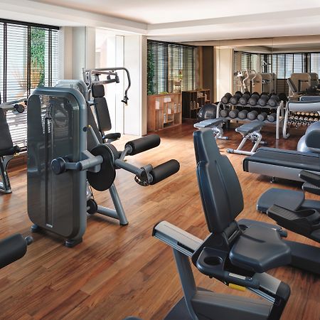 Oasia Resort Sentosa By Far East Hospitality Singapore Buitenkant foto The gym at the Mandarin Oriental, Munich