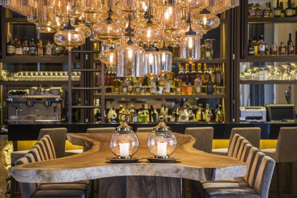 Oasia Resort Sentosa By Far East Hospitality Singapore Buitenkant foto The bar at the hotel