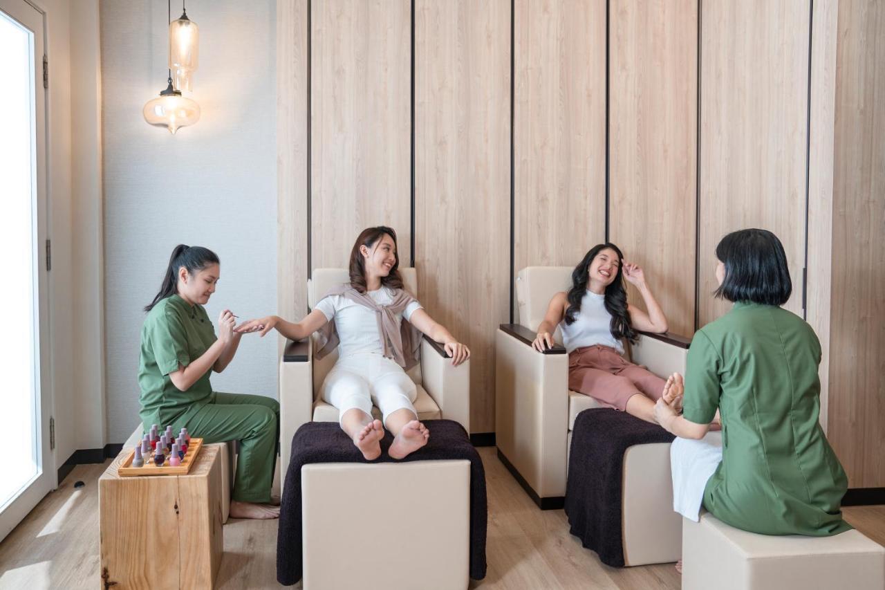 Oasia Resort Sentosa By Far East Hospitality Singapore Buitenkant foto Thai foot massage