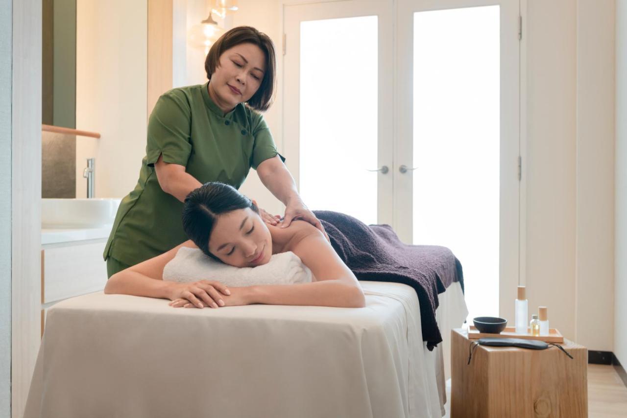 Oasia Resort Sentosa By Far East Hospitality Singapore Buitenkant foto Thai massage